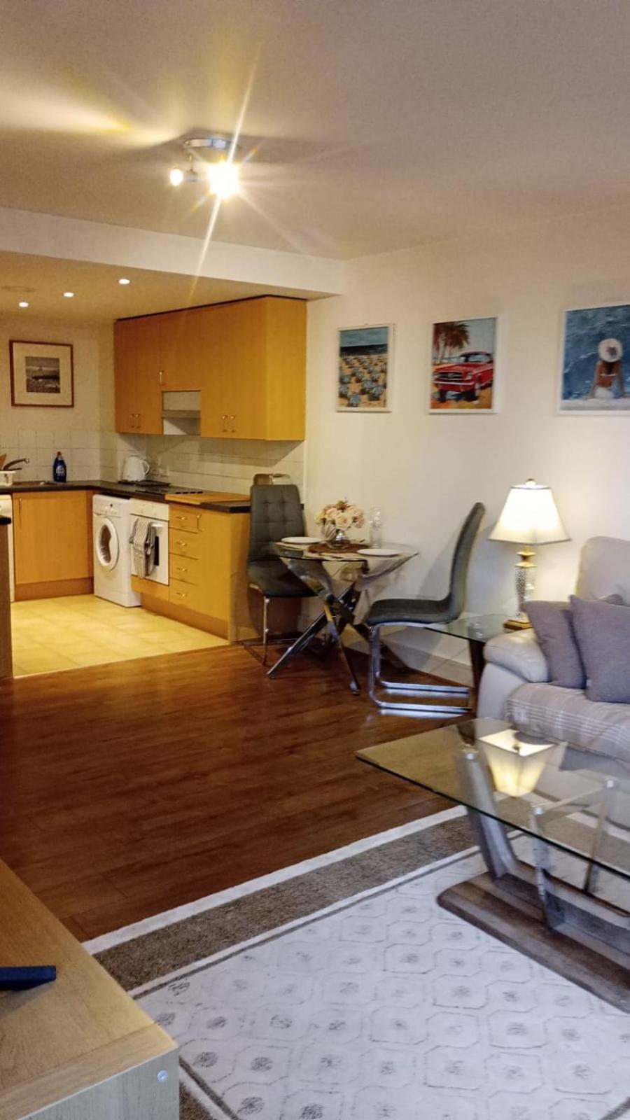Central London Apartment * London